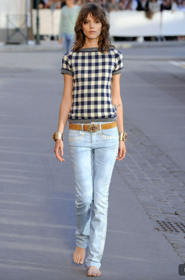 CHANEL – Cruise 2011 — CC Enamel Gripoix Belt