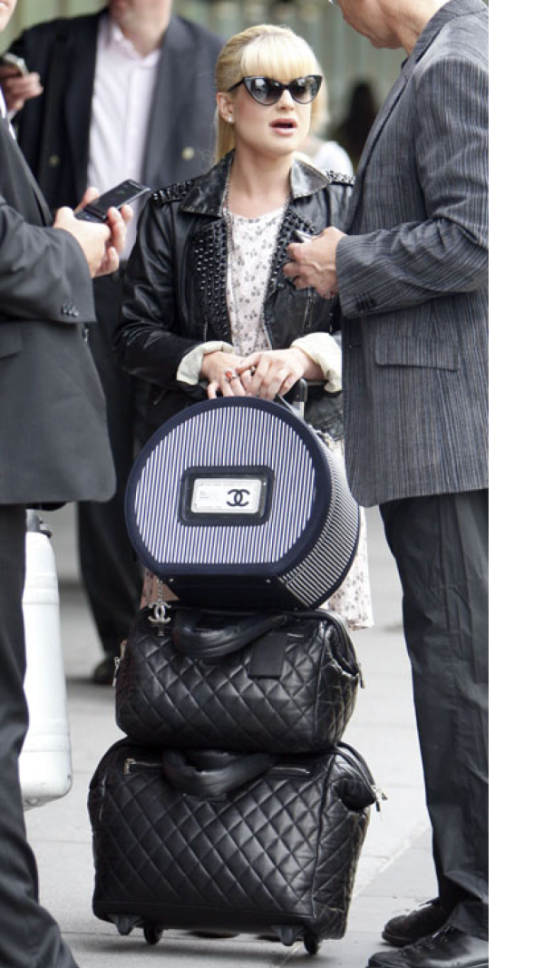 Chanel Rialto Striped Textile Hat Box Bag – Runway Cruise 2010